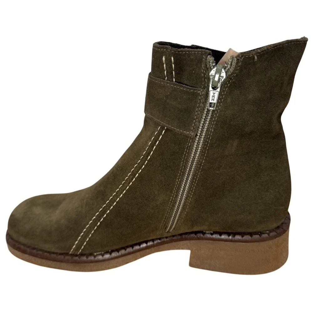 La Canadienne Waterproof Green Lug Sole Suede Stitched Boots Women's Size 9